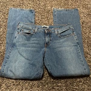 Women’s Levi’s jeans